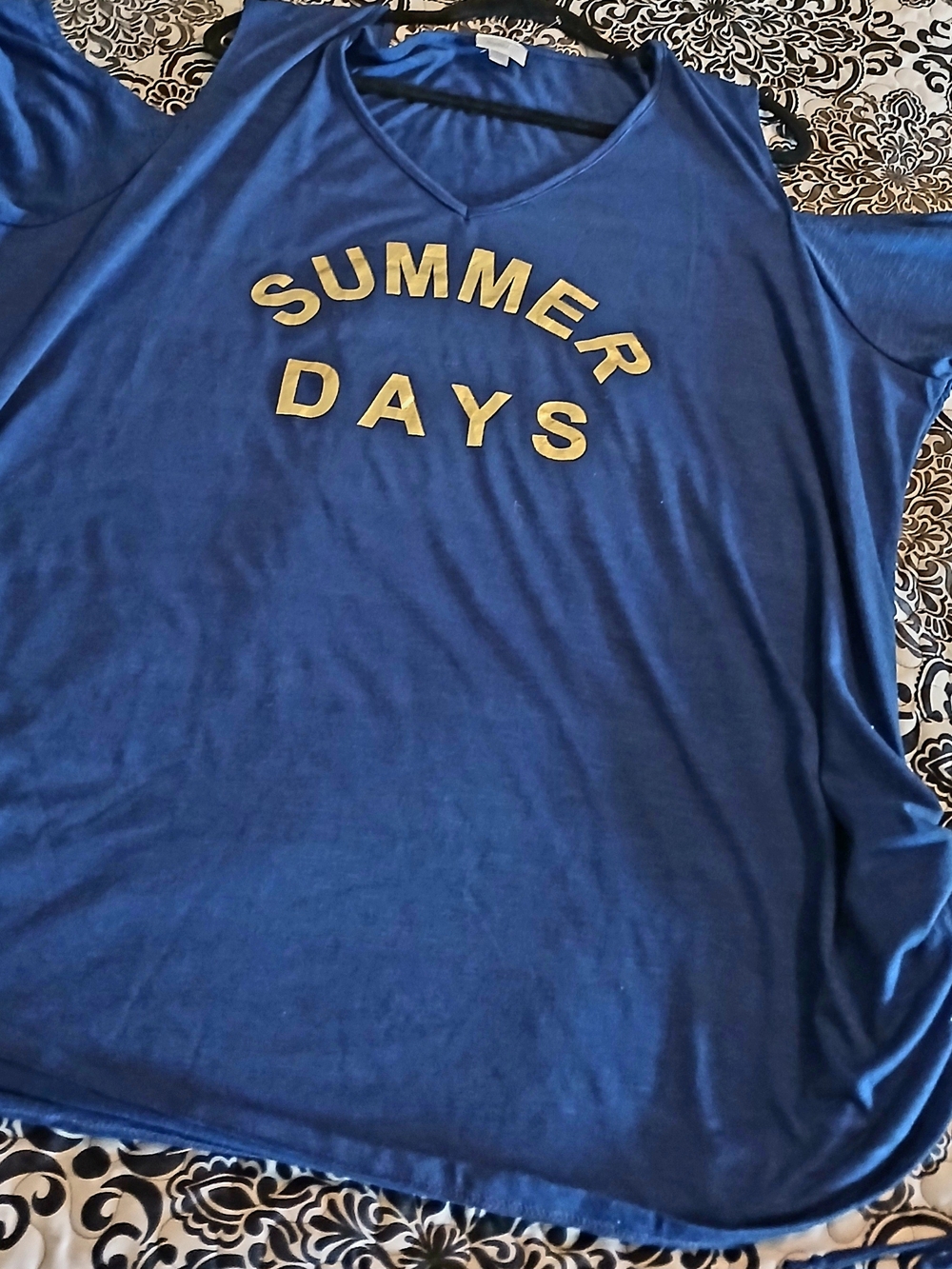 Avenue Blue 'Summer Days' Short Sleeve Tee